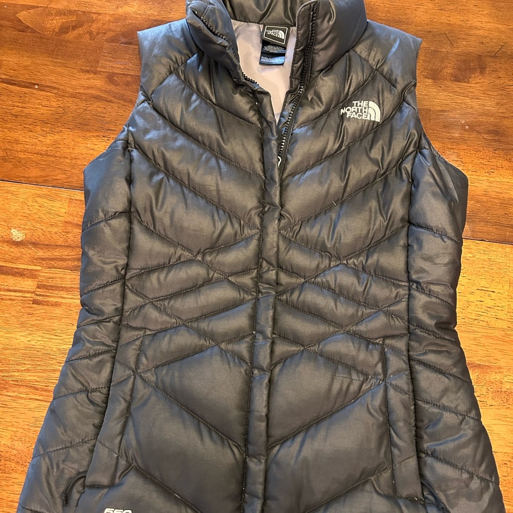 The North Face 550 Black Puffer Vest